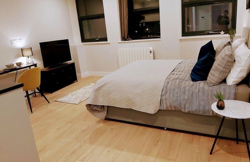 Northampton Apartment | Market Haven 1 or 2 Bed studio