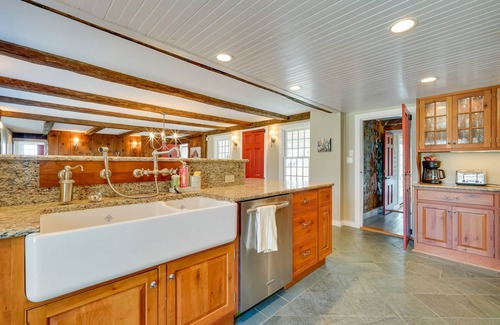 Wilmington House | Marlboro Escape: 9 Mi to Mount Snow Resort!