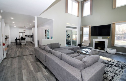 Upper Marlboro House | Marlboro Mansion - Located on over 2 Acres in Upper Marlboro, MD
