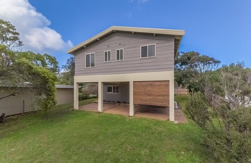 Smiths Beach House | Marlin Street, 2 storey Beach House in Smiths Beach - 4 bedrooms