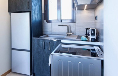 Khalandrion Apartment | Marousi Modern Green Oasis Apt w Amazing Balcony