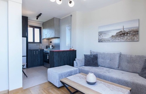 Khalandrion Apartment | Marousi Modern Green Oasis Apt w Amazing Balcony