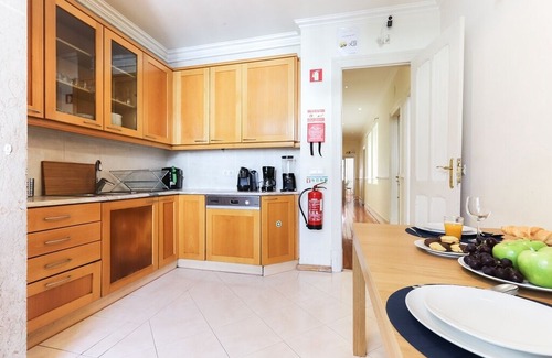 Santo Antonio Apartment | Marquês de Pombal | Private Bedroom | 8 guests in Lisboa