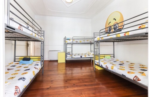 Santo Antonio Apartment | Marquês de Pombal | Private Bedroom | 8 guests in Lisboa