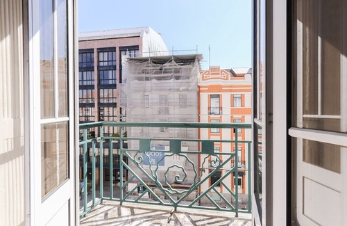 Santo Antonio Apartment | Marquês de Pombal | Private Bedroom 2 | 6 guests in Lisboa