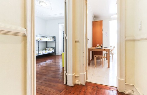 Santo Antonio Apartment | Marquês de Pombal | Private Bedroom 2 | 6 guests in Lisboa