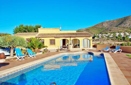 L'Alcassar Villa | Marquesol - pri. pool villa with captivating hill views in Benitachell