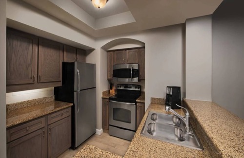 Florida North Atlantic Coast Resort | Marriott Ocean Pointe Resort Palm Beach Shores, FL One Bedroom Unit Sleeps 4