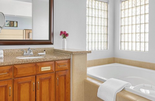 Palm Desert Resort | Marriott's Desert Springs Villas I 1 Bedroom - Many Dates Available!