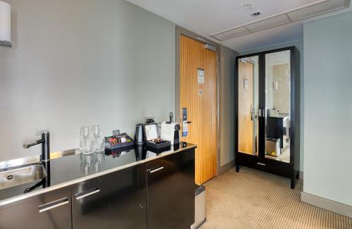Auckland Central Business District Hotel | Marsden Viaduct