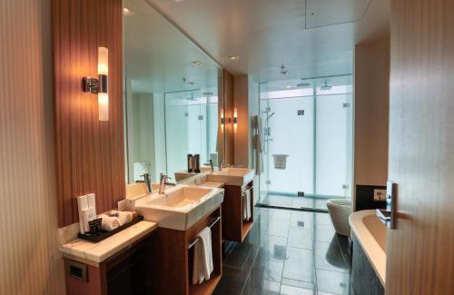 Auckland Central Business District Hotel | Marsden Viaduct