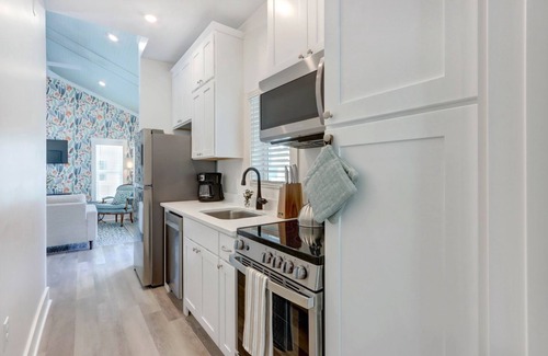 Thunderbolt Cottage | Marsh Hen Den - 5 Min to SAV/15 to Beach by Lucky Savanah
