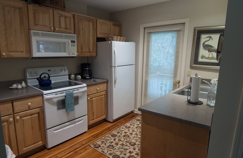 Knowles Island Plantation Cottage | Marsh-view Cottage in the Woods: surrounded by majestic oaks, birdsong & marsh!