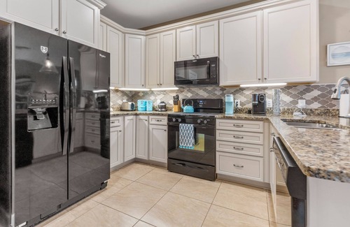 Palmer Ranch House | Marshe Point Retreat - 2 Beds, Tennis and Pool by Gulfcoast Holiday Homes!