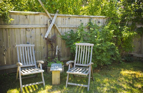 Edgartown Cottage | Martha's Vineyard 1BR, Pets Ok, 10 Min walk to beach or Edgartowns shops!