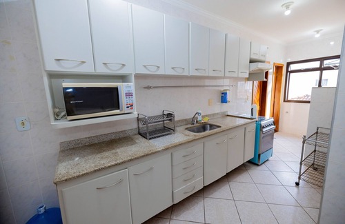 Praia do Morro Apartment | MARTHA SCHWANTZ 301 BUILDING, 3 BEDROOM APARTMENT - 1 garage 200m FROM MORRO BEACH.
