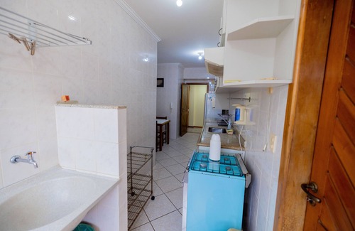 Praia do Morro Apartment | MARTHA SCHWANTZ 301 BUILDING, 3 BEDROOM APARTMENT - 1 garage 200m FROM MORRO BEACH.