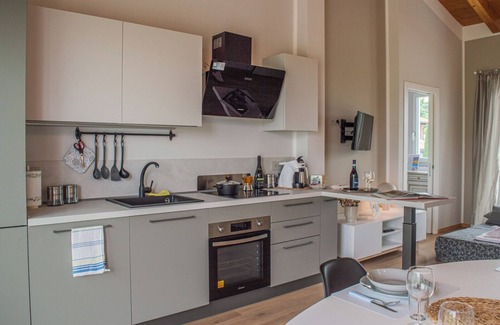 Roreto Apartment | [martinèt] Raffinatezza e Panorama con Terrazza 30m Vista Langhe