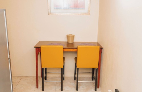 Potters Village Apartment | Martin's Way @ Potters Village 1 BR Apartment