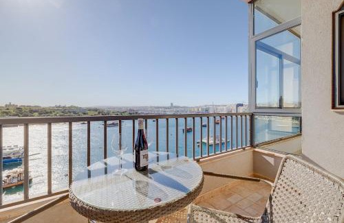 Sliema Apartment | Marvellous Apartment with Valletta and Harbour Views