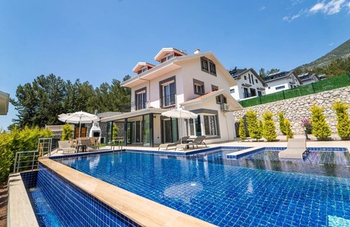 Fethiye Villa | Marvellous & Large Villa near Oludeniz with private swimming pool.