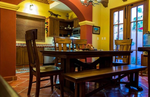 Nopolo House | Marvellous Mountain & lake view, 3BR & 3 BA. Bikes available for guest By Casago
