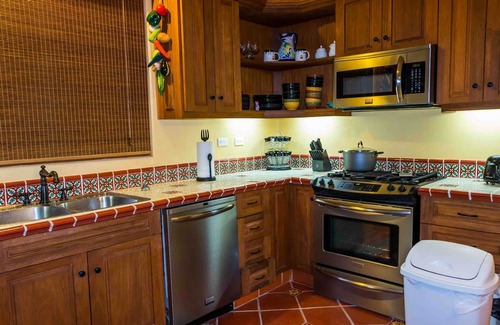 Nopolo House | Marvellous Mountain & lake view, 3BR & 3 BA. Bikes available for guest By Casago