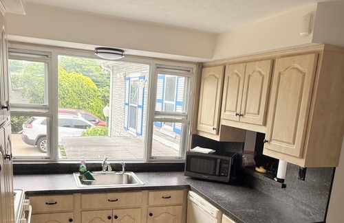 Queens House | Marvelous 2-bedroom house with AC in Queens close to Jfk airport
