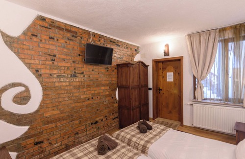 Old Town Ski Chalet | Marvelous 8-bedroom catered ski chalet in Bansko with Total Chalets