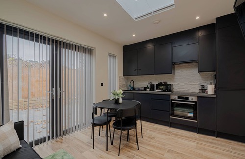 Enfield Highway Condo | Marvelous condo in Enfield, Free WiFi, Free Parking