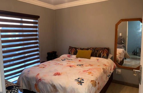 Alberton House | Marvelous Getaway Home with Fibre & 5G internet, 24 hour security in Alberton.