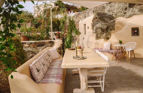 Milos House | Marvelous sunset sea view from the garden, minutes from stunning sandy beaches
