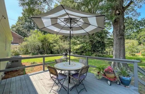 Warrenton Cottage | Mary's Place ❤ Bright 3BR with deck/private yard