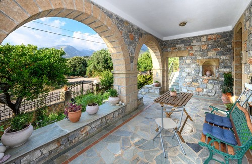 Kardamyli Apartment | Mary's stone housenn 5 min From Kardamili ,