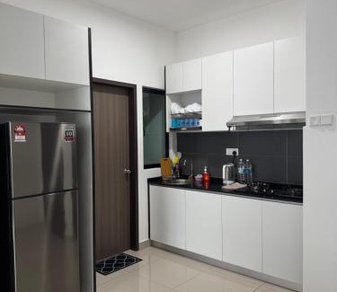 Bandar Penawar Apartment | Maryam Homestay Desaru with netflix disney plus