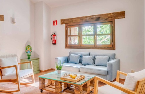 La Llacuna House | Masía Ventanell Casa Encant