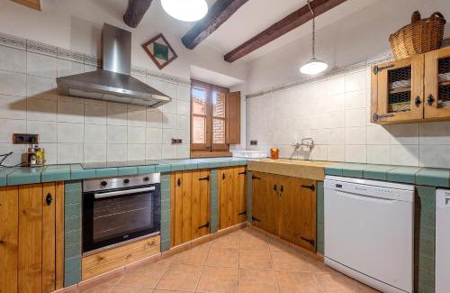 Torrelles de Foix Apartment | Mas Colom-Can Cruset Agroturisme