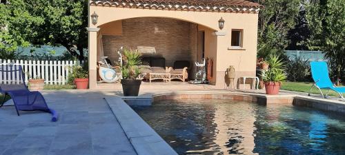 Beaucaire Bed & Breakfast | Mas