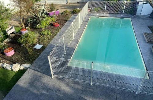 Saint-Privat-des-Vieux House | mas pour 10 personnes avec jacuzzi