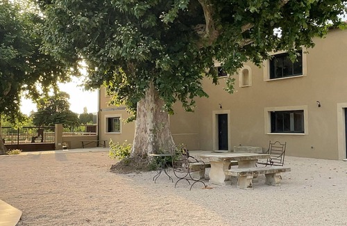 Maillane House | Mas provençal climatisé avec piscine