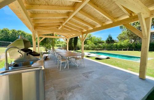 Hostalric Villa | MAS PUIG PIQUÉ - piscina privada, porche, BBQ, y WIFI - 15 PERSONAS