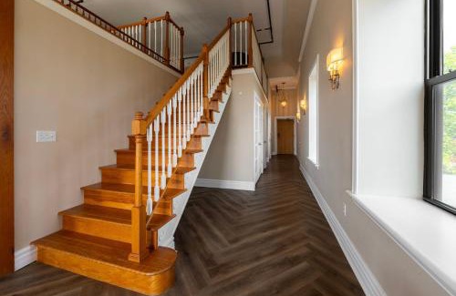 East Price Hill Apartment | Mason's View - Cincy Hilltop Apartment