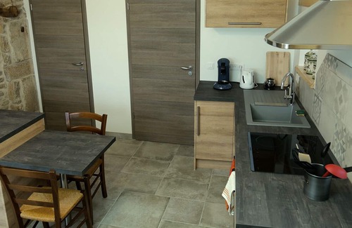 Fay-en-Montagne House | Massatho gîte, sleeps 2, next to a massage salon with sauna