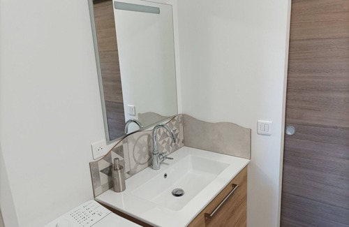 Fay-en-Montagne House | Massatho gîte, sleeps 2, next to a massage salon with sauna
