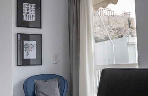 Anafiotika Apartment | Massive 2-Apartment Combo | Unbeatable Acropolis Views | Sleeps 9