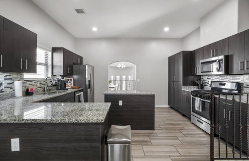 Biggs Field House | Massive Backyard! Tri Level Home