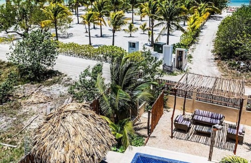 Isla Holbox House | Massive compound/Walk to the beach!