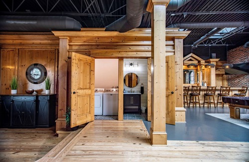 Lexington Apartment | MASSIVE Luxurious Loft-style Suite in Downtown Lexington! 7,000 sq/ft!