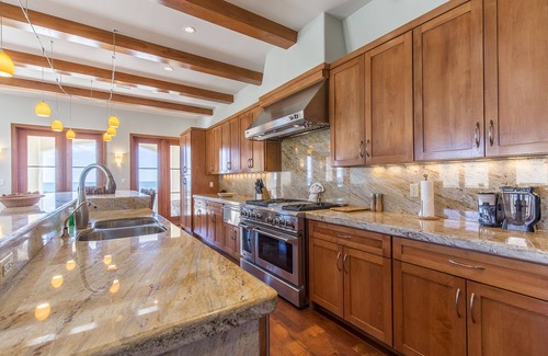 South Padre Island House | Massive Oceanfront Townhouse w/Private Pool! Dog-Friendly, Sleeps 20!
