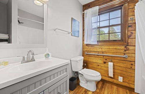 Alexander Cabin | Massive Real Cabin! 3500 SF, Up to 16 guests! Mountain Views, Firepit, HOT TUB!